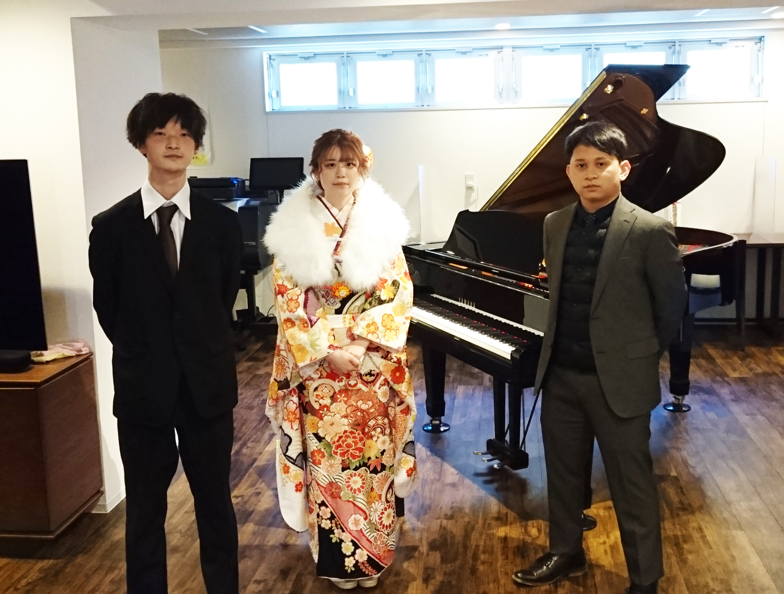ピアノカフェ伊勢治「イベント　成人式」